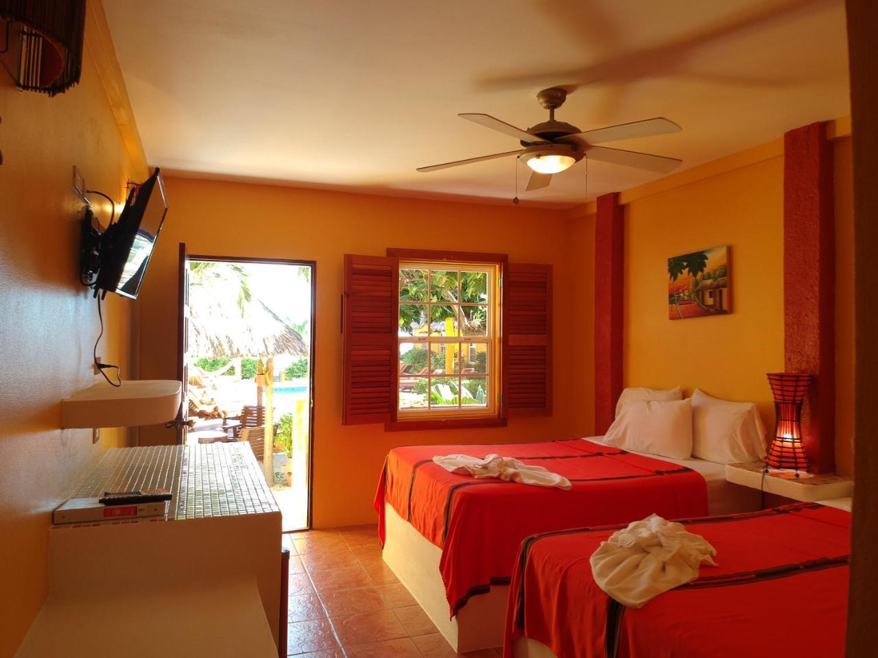 Seaside Cabanas Hotel Caye Corker Dış mekan fotoğraf