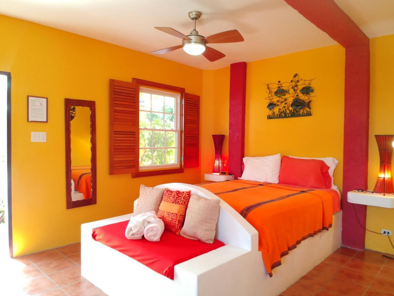 Seaside Cabanas Hotel Caye Corker Dış mekan fotoğraf