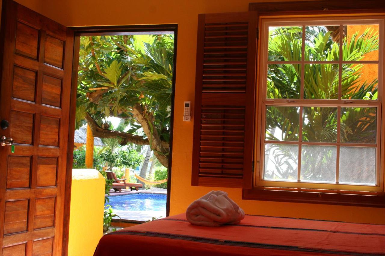 Seaside Cabanas Hotel Caye Corker Dış mekan fotoğraf